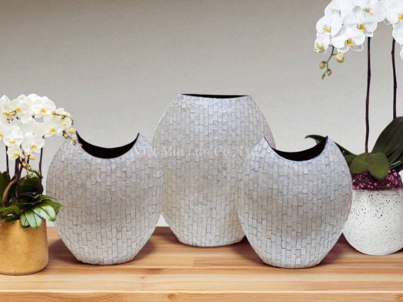 Lacquer Vase – The Beauty Of Traditional Art And Modern Design