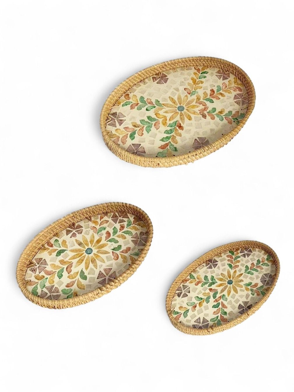 Charming Oval Rattan And Mother Of Pearl Tray (2)