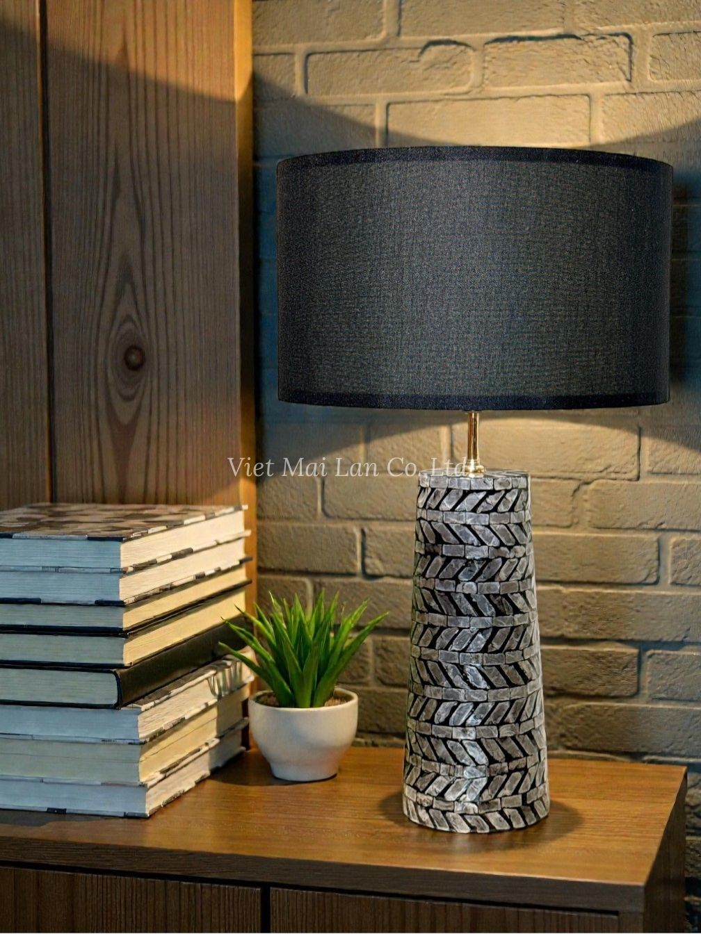 Black Mother Of Pearl Table Lamp (1)