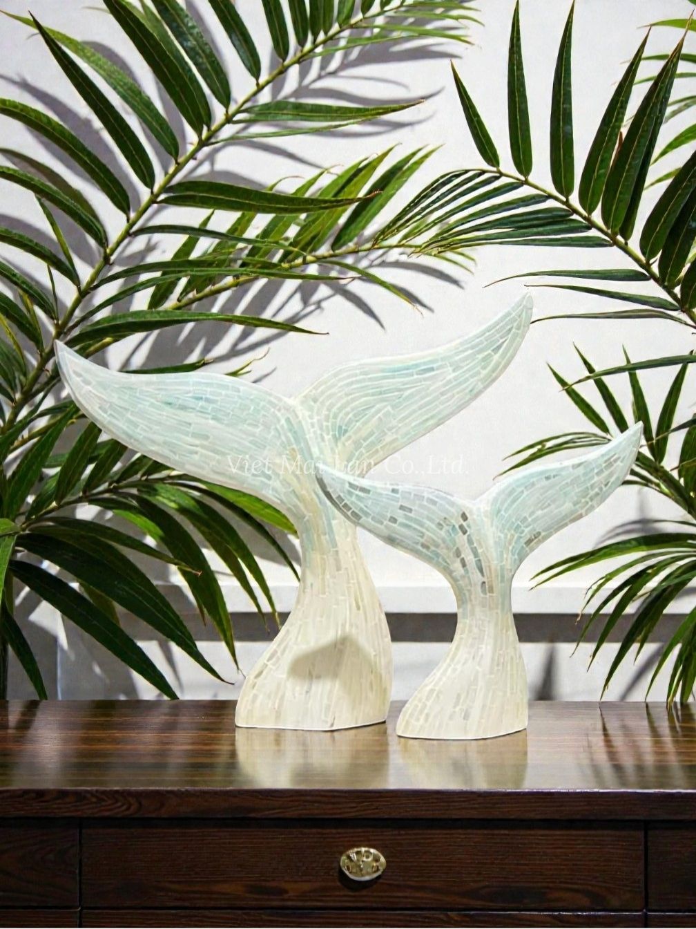 Fishtail Mother Of Pearl Sculpture (2)