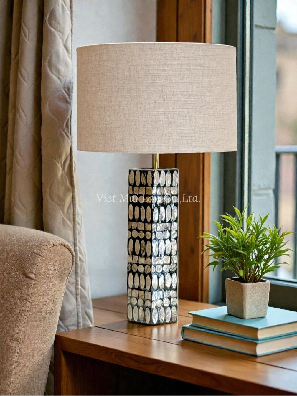 Neutral Mother Of Pearl Table Lamp (1)